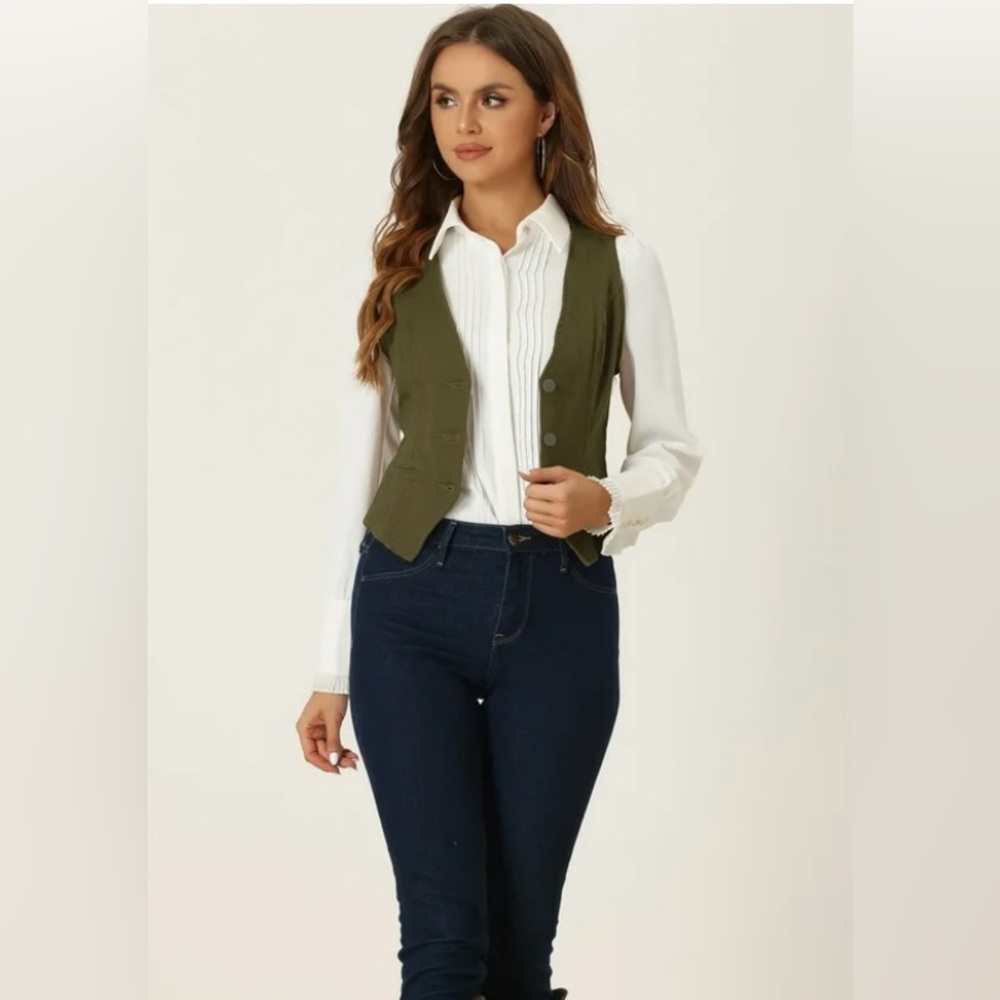⭐️Women's Dark Green Buttoned Vest
Size L - Picture 15 of 15